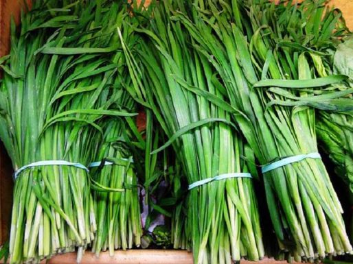 Cách cải thiện chức năng sinh lý đơn giản tại nhà với lá hẹ