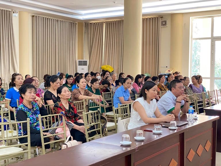 CTCP Bệnh viện Thuốc dân tộc tổ chức Hội thảo tư vấn sức khỏe cho bà con nhân dân phường Khương Đình
